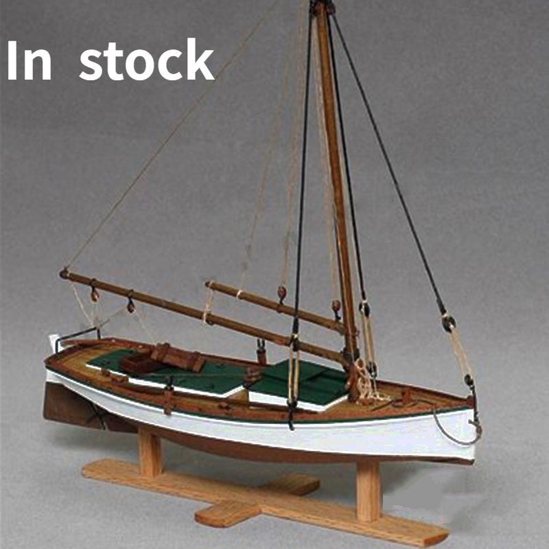 Model Kit Yacht - 手作りの木製ボート,釣り用の木製ガラガラ,モデル1/35,ボートキットのアセンブリ,男の子へのギフト