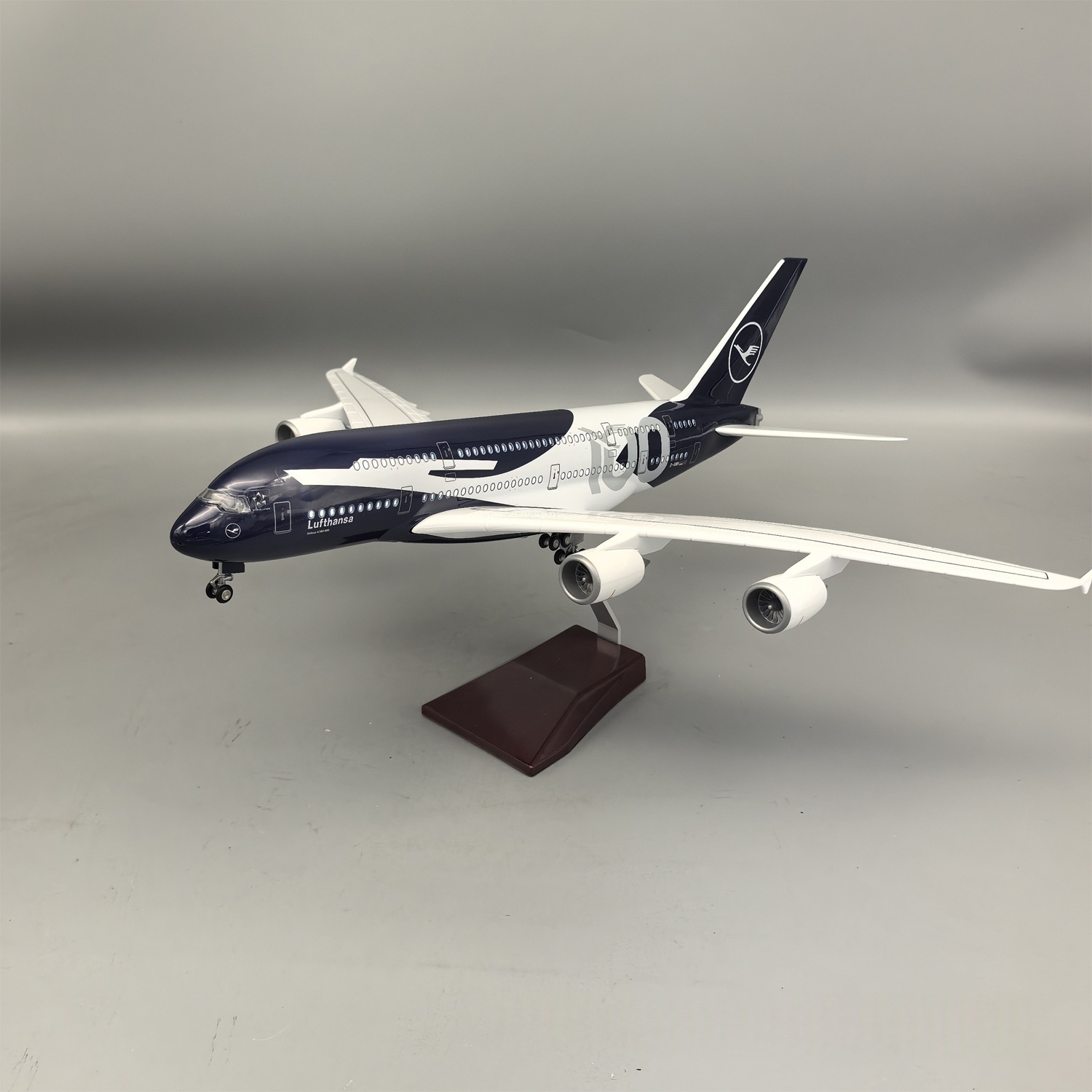新しい45cm ルフトハンザ A380 100周年記念コレク - Model Kit New のレビューと価格
